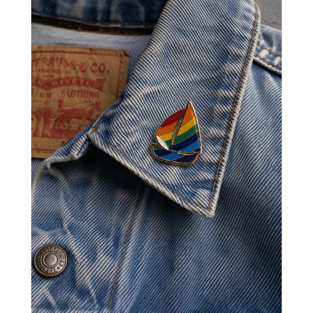 vintage enamel rainbow sailboat Hat lapel pin 1980s - Super Cute Retro Vintage